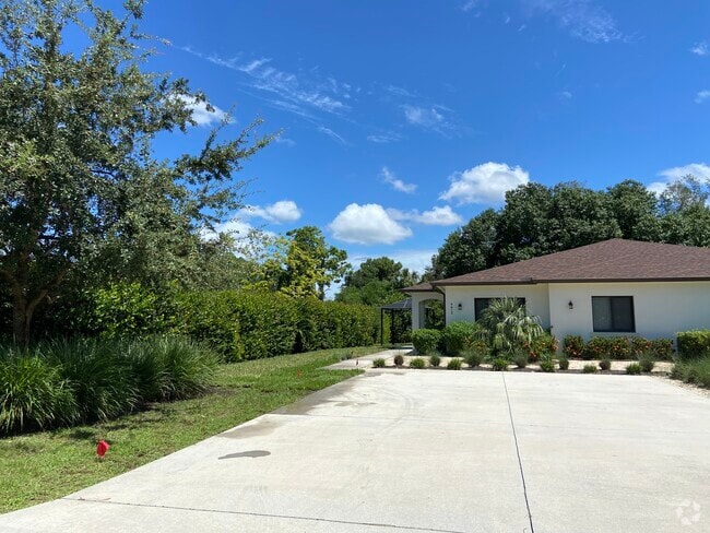 Building Photo - 4412 Vanda Dr Unit Duplex Rental