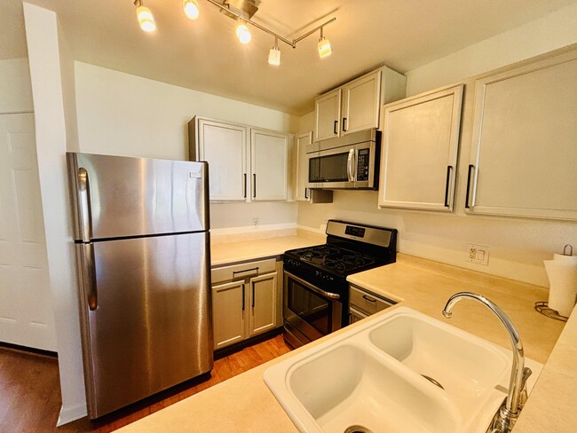 Photo - 125 S 56th St Townhome