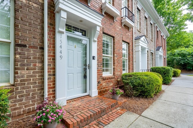 Photo - 15449 Goodwood St