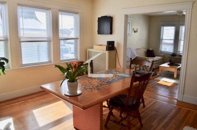 Photo - 37 Bigelow St Unidad 2