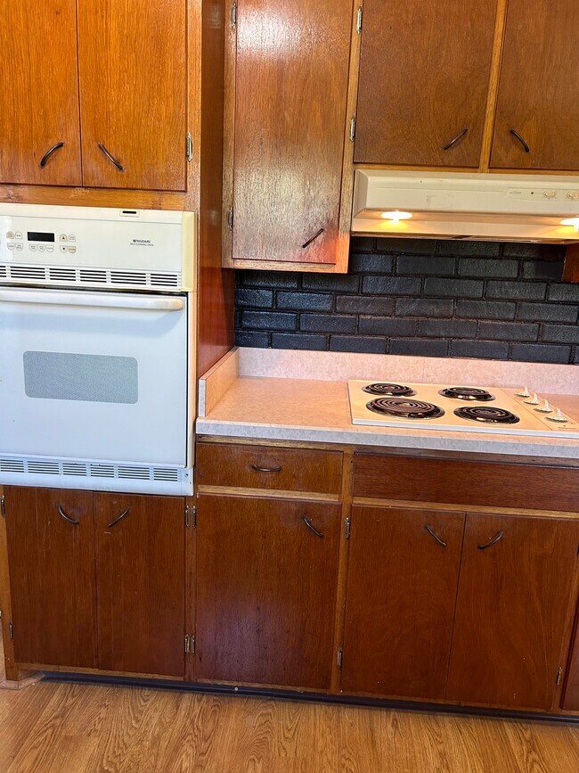 Photo - 520 30th Ave N