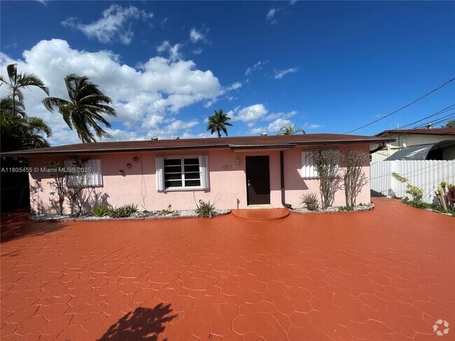 Building Photo - 3033 NW 11th Terrace Unit A Rental