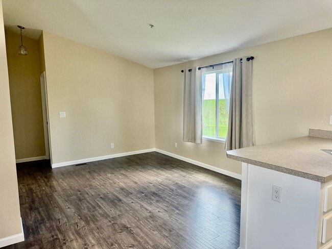 Photo - 600-606 Dolan Rd Unit 600 Dolan Rd