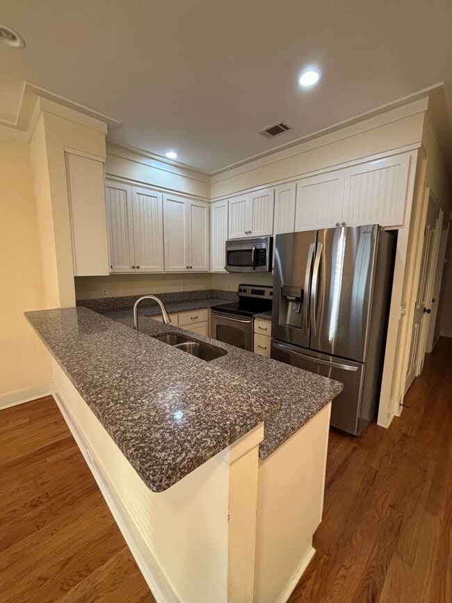Photo - Yellow Bluff Living! Pet friendly Townhome