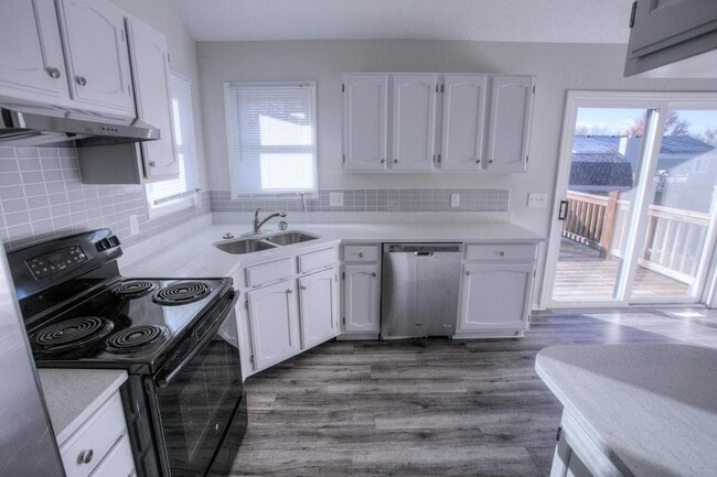 Photo - 3403 Henery Rd