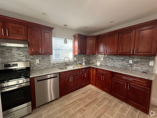 Building Photo - 10 Cady Ave Unit 1 Rental
