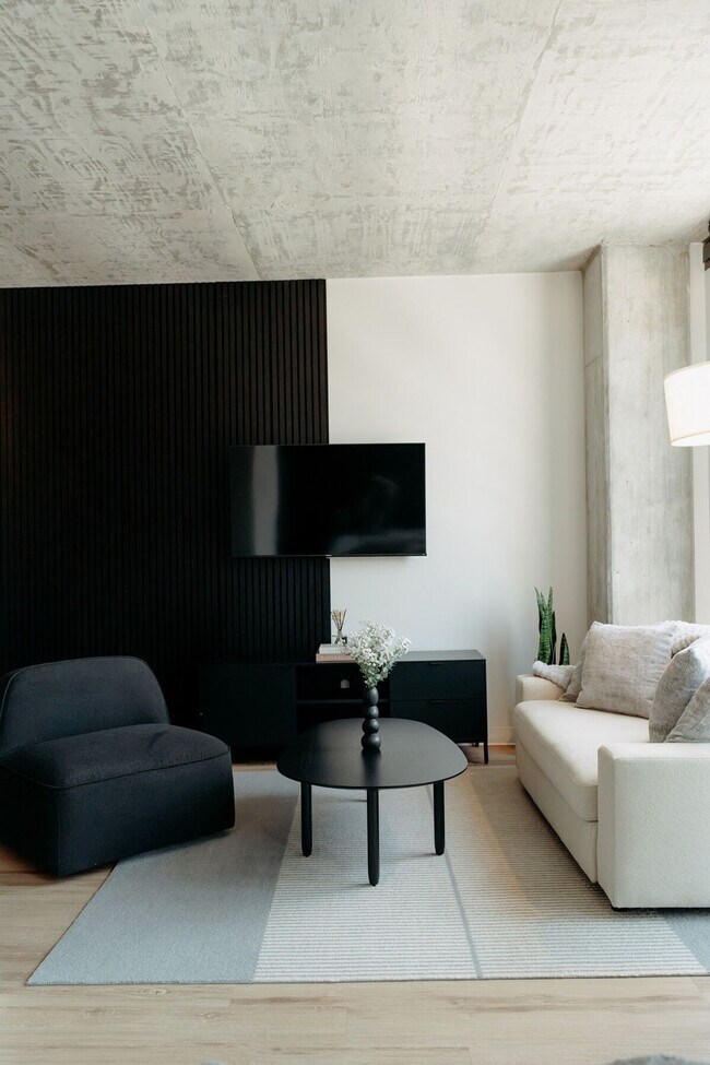 Photo - 755 S Clark St Unit ID1337725P