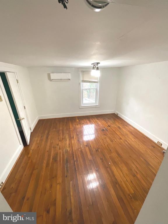 Photo - 127 Green Ln