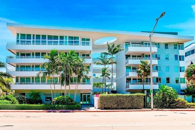 Building Photo - 7800 Collins Ave Unit 204 Rental
