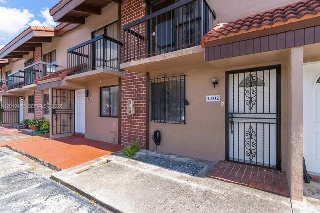 Photo - 1811 SW 107th Ave