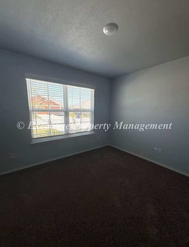 1211 LEXINGTON Dr