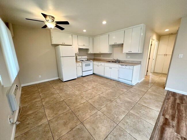 9906 Buena Vista Dr