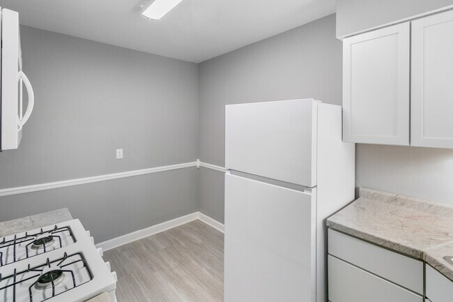 Photo - 522 W Lawn St