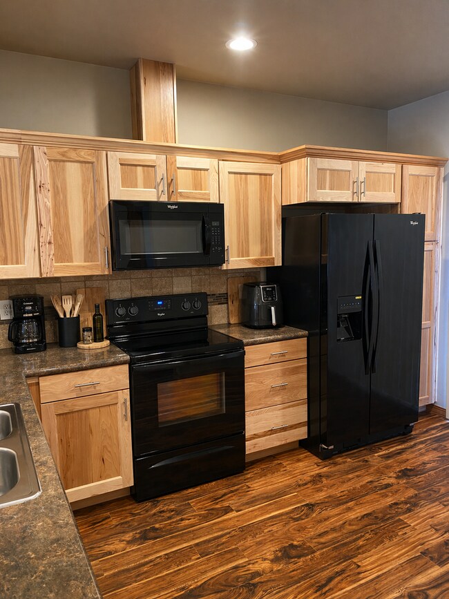 Photo - New Lower Rent + $500 Off? Turns Out Saving Money Is Our Love Language.