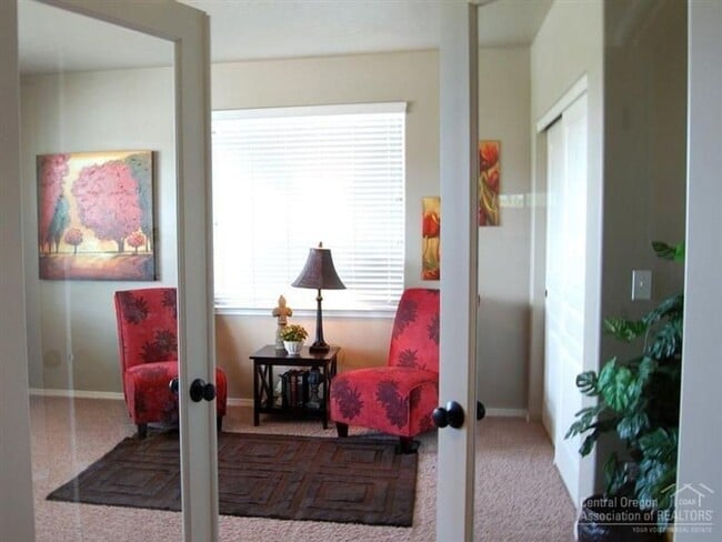 Photo - Spacious 5 Bed/2.5 Bath Single Family Home...