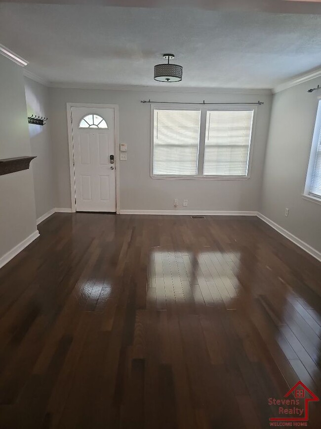 Photo - 2412 Chapel Ave