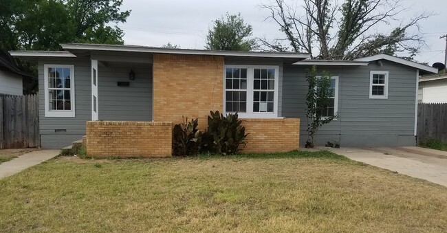 Building Photo - 1516 Tucson Rd