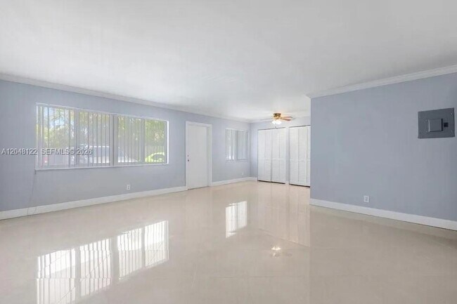 Photo - 1400 NE 54th St Unidad 102