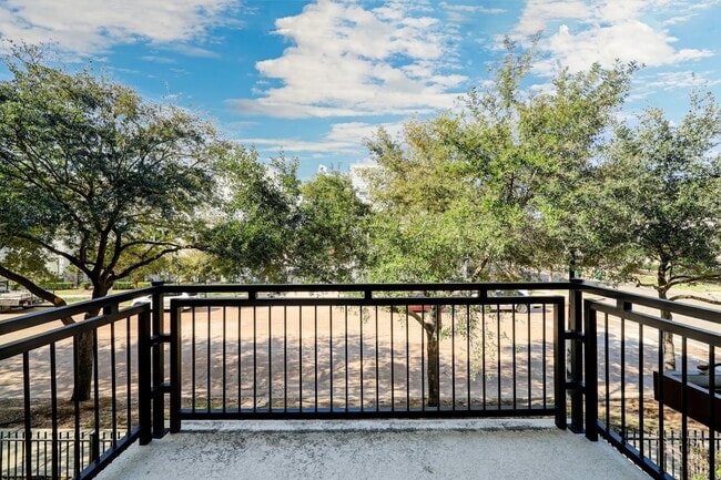 Photo - 1305 Delano St