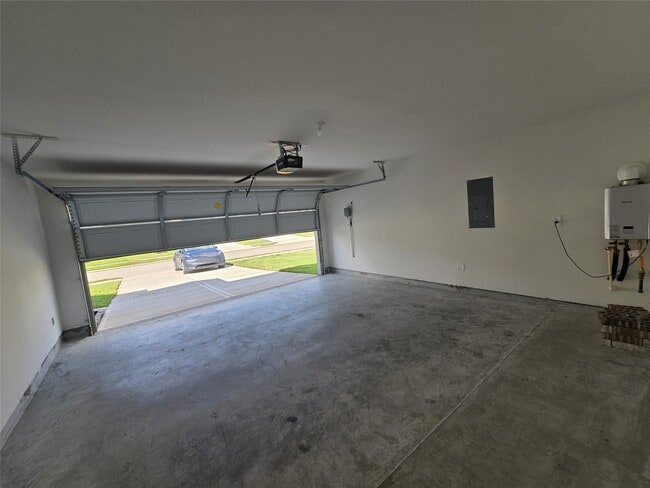 Building Photo - 7826 Calabria Dr Rental