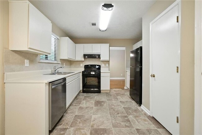 Photo - 3045 Wildflower Ln SW