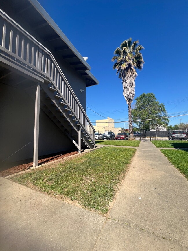 Photo - 2205 15th Ave Unit 4