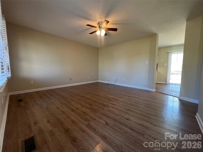 Photo - 1369 Little Rd