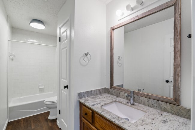 Photo - 934 Holly Hall Dr