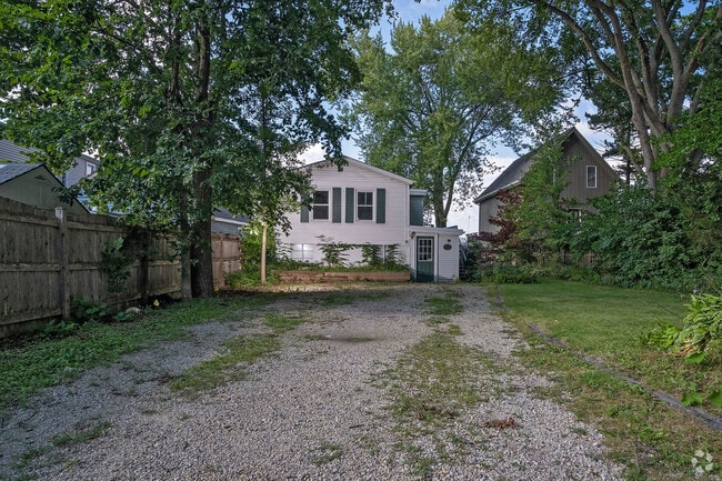 Building Photo - 1 N Maple Ave Rental
