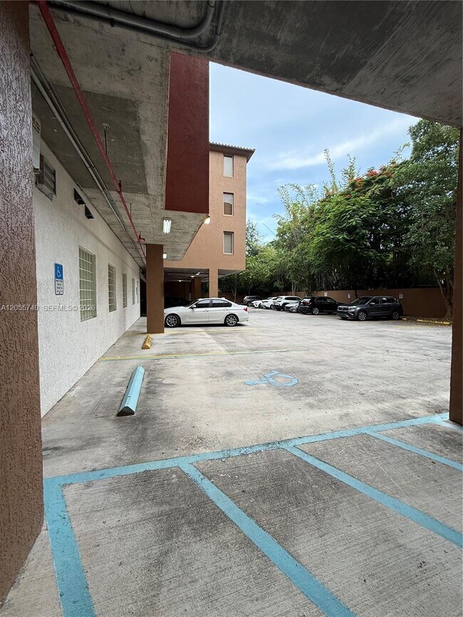 Photo - 2630 SW 28th St Unit 33