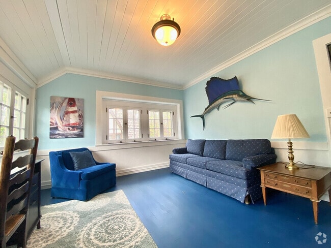 Building Photo - 3085 Fairmount Blvd Rental