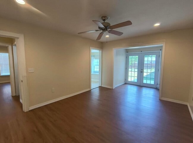 Photo - 2317 Live Oak St