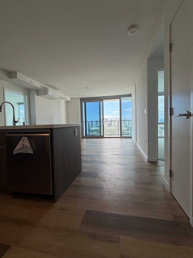 Photo - 1515 Liona St