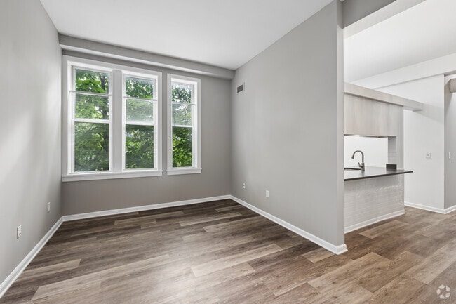 2BR, 1BA - 950SF - Living Room