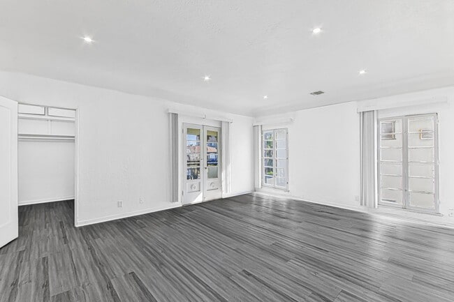 Building Photo - 1503 S Shenandoah St