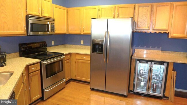Photo - 1426 Nutwood Ct