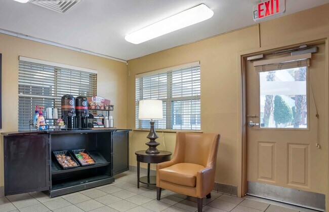 Furnished Studio-Mobile - Spring Hill