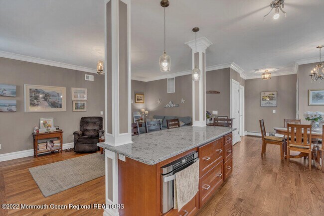 Photo - 612 Lake Ave