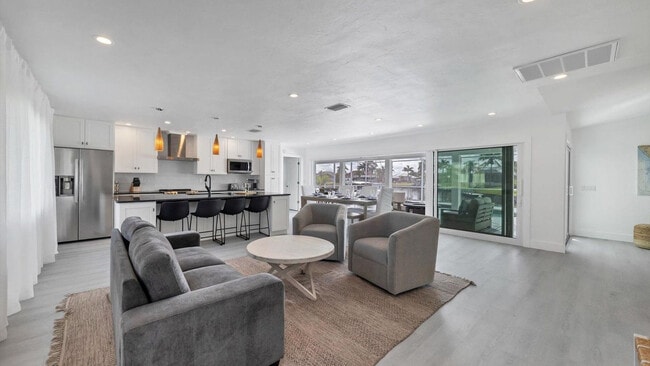 Building Photo - 1521 Kinglet Dr Rental