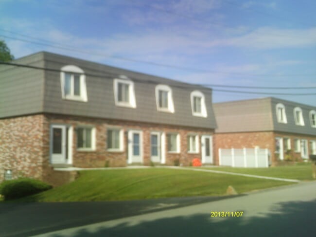 Photo - 122 Hurst Dr