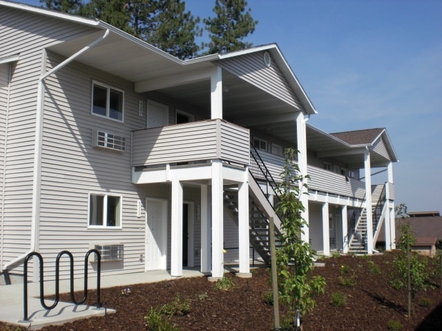 2400 Studios - 2400 Studios Apartments