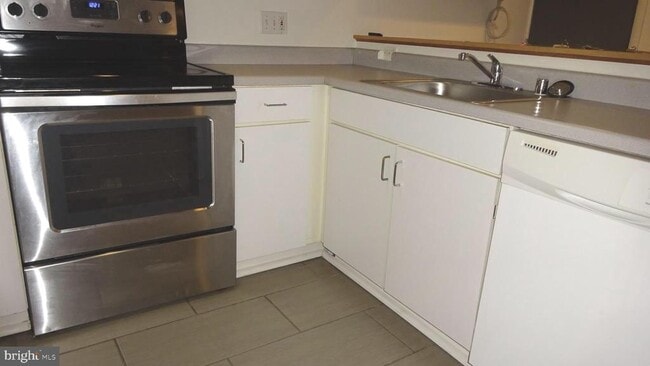 Photo - 1420 Hopkins St NW