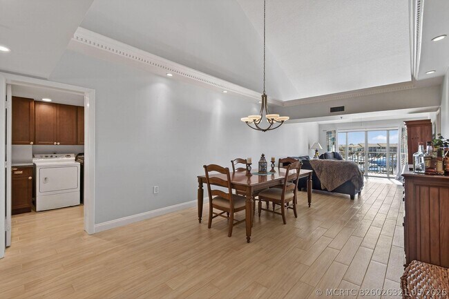 Photo - 701 Seafarer Cir Unit 504