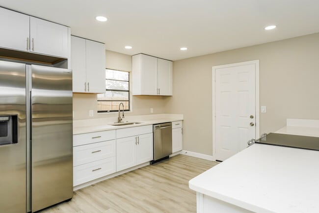 Photo - 3409 Silver Palm Dr