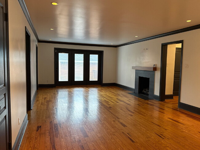 Photo - "Renovated 3-Bed Oasis with Granite Kitchen & Cozy Fireplace in Huntsville!"