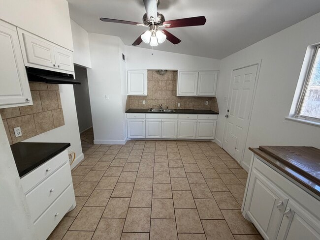 Photo - 6004 Peoria Ave