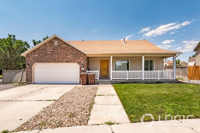 Single Family Home in a Great Location. - Single Family Home in a Great Location. Unit 7899 Apache Ln
