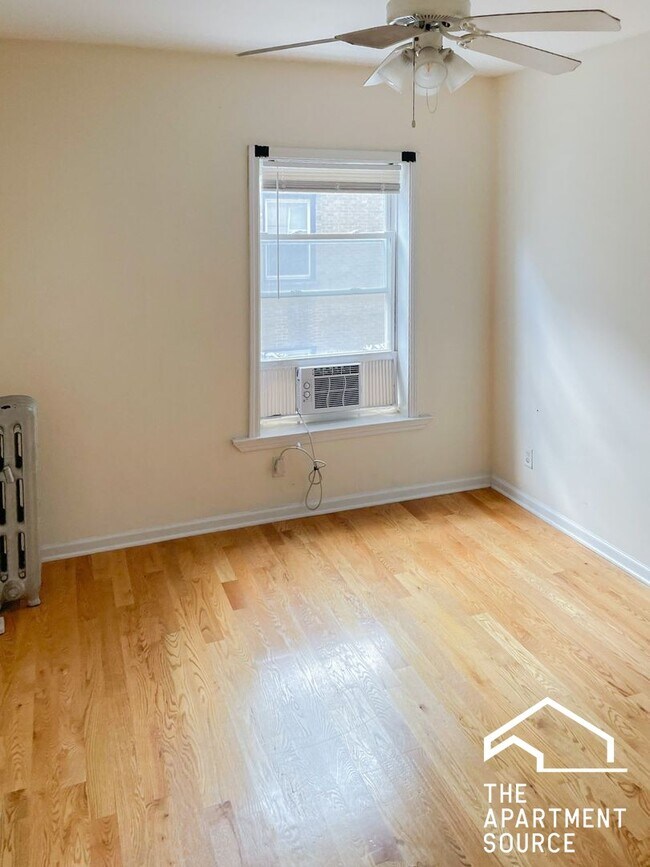 Photo - 3924 N Pine Grove Ave Unit 2W