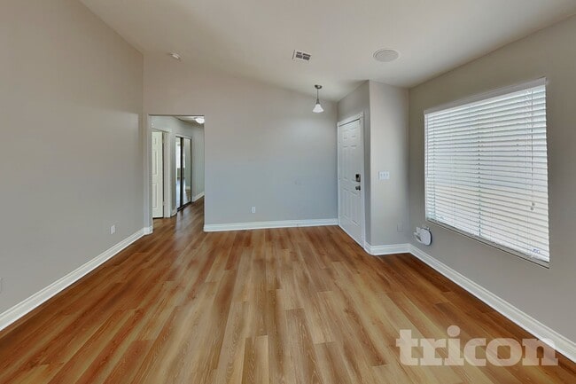 Photo - 6415 Kressler Ave