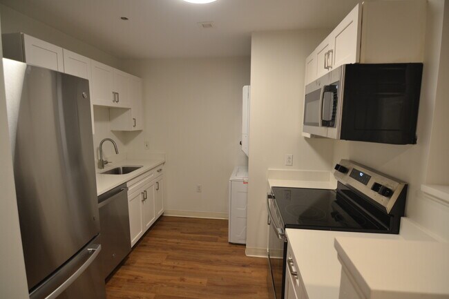 Photo - Landmark Square Apartments